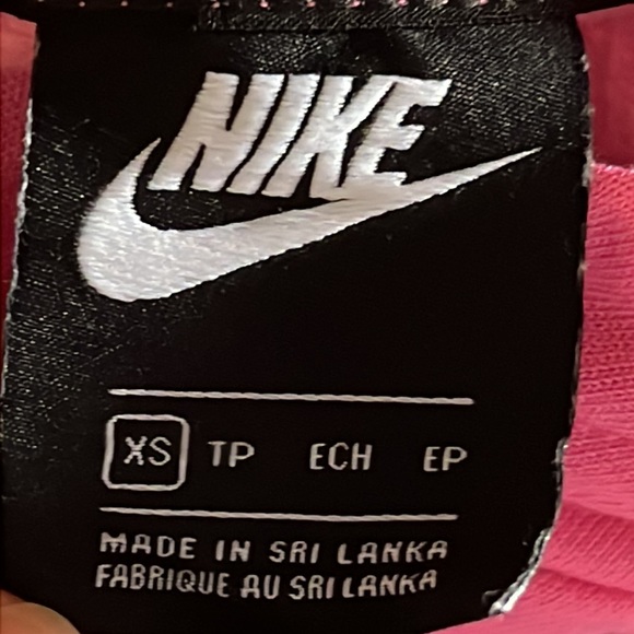 Nike Cropped Sweater 🌸 - Picture 11 of 12